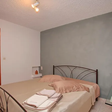 Apartman Marlitsis & *