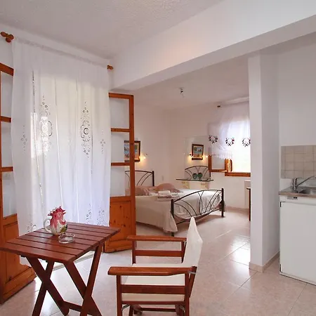 Marlitsis & Apartament Skopelos
