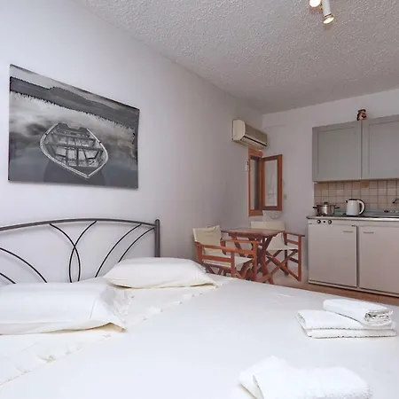 Marlitsis & Studios Skopelos Town