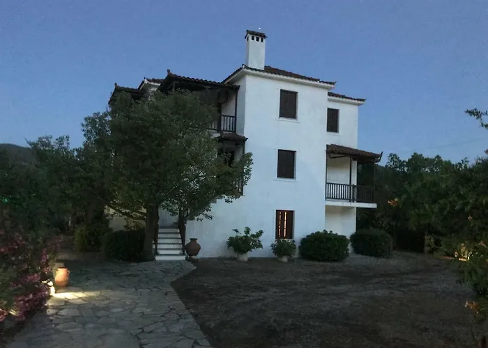 Marlitsis & Daire Skopelos