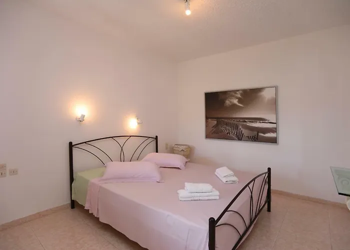 Marlitsis & דירה