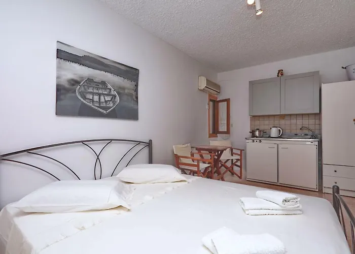 Marlitsis & סקופלוס טאון