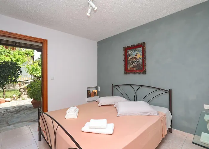 Marlitsis & דירה