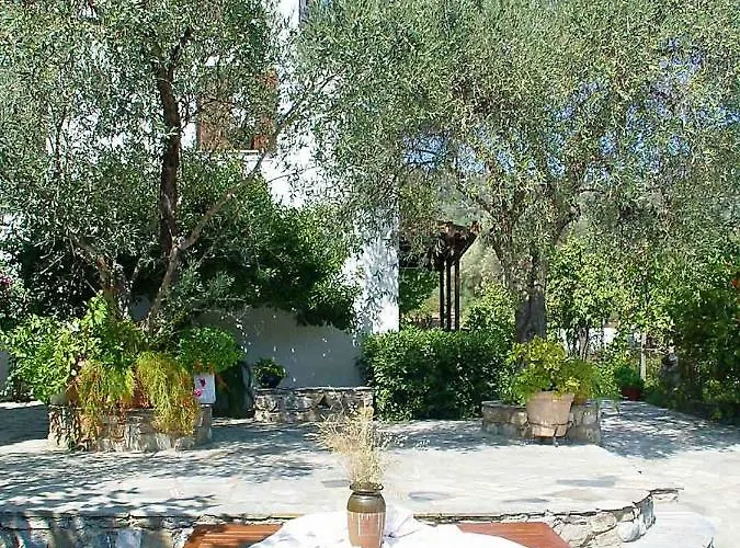 Marlitsis & דירה